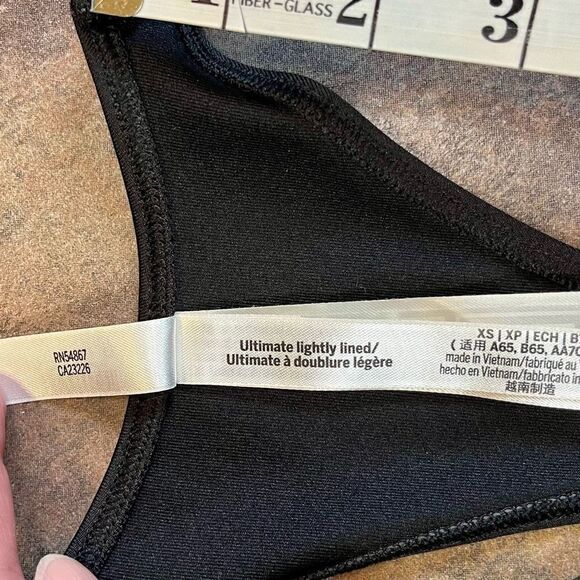 PINK Victoria’s Secret Black Twist Keyhole Sports Bra XS - Picture 5 of 7